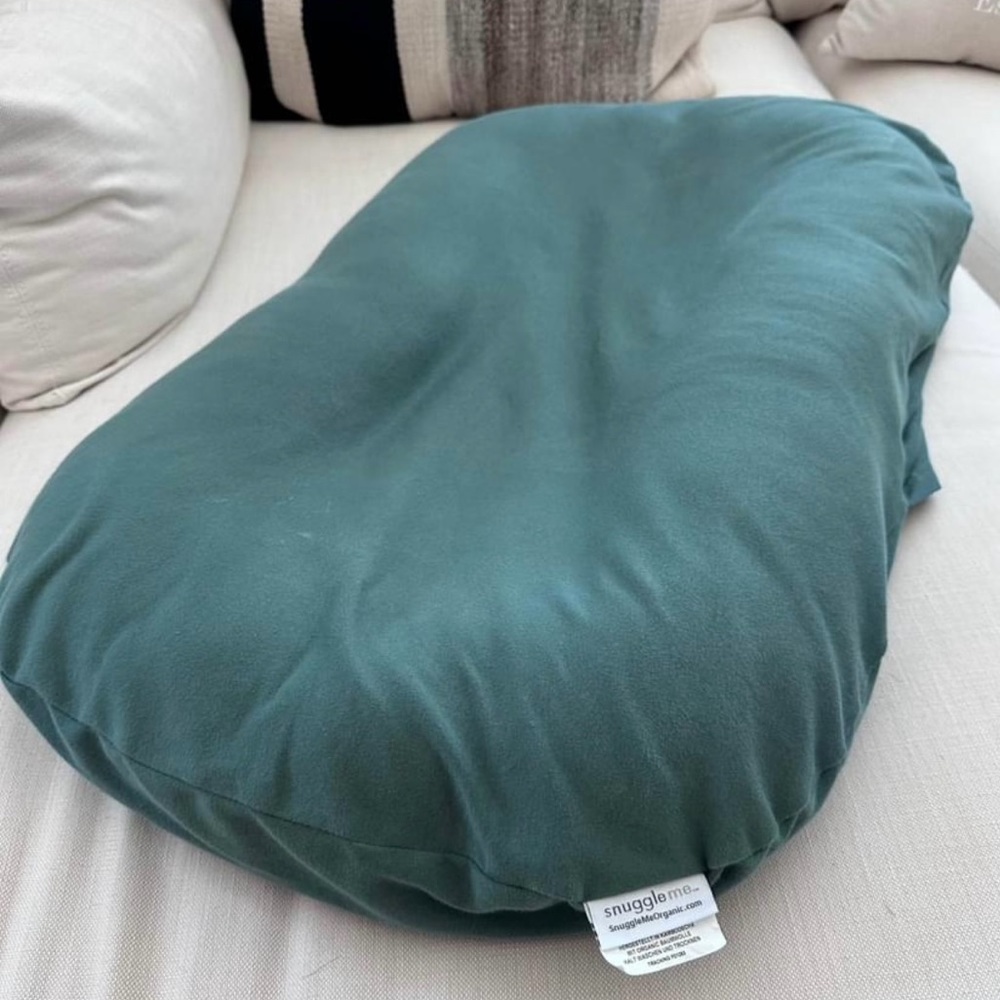 Snuggle Me Infant Lounger (with cover)